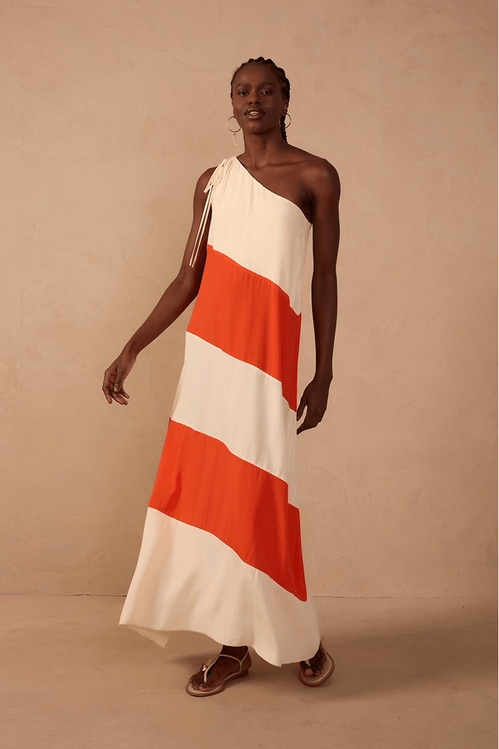 Roupas de Um Ombro Só: Elegância que Valoriza a Silhueta