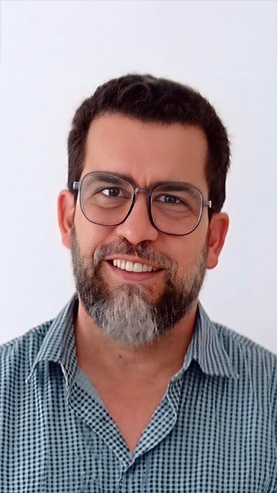 Dr. Leonardo Manhães